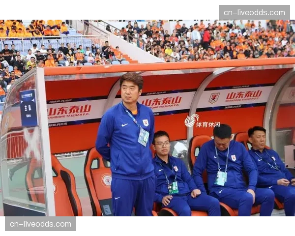 特写:三代同堂的球迷家庭,讲述他们与山东泰山队三十年的故事 特写:三代同堂的球迷家庭,讲述他们与山东泰山队三十年的故事