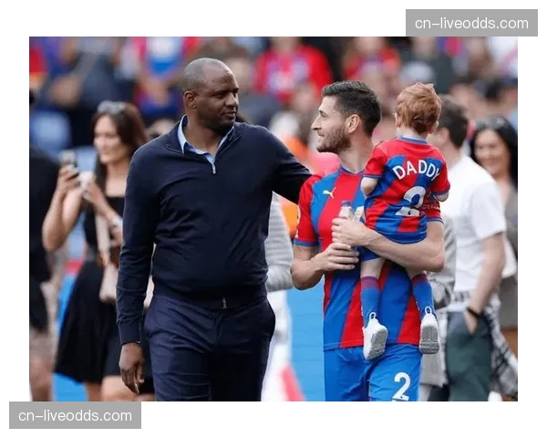 即时战报:水晶宫2-1领先,两粒进球均来自库亚特后场长传直接寻找前锋的纵深打击 即时战报:水晶宫2-1领先,两粒进球均来自库亚特后场长传直接寻找前锋的纵深打击