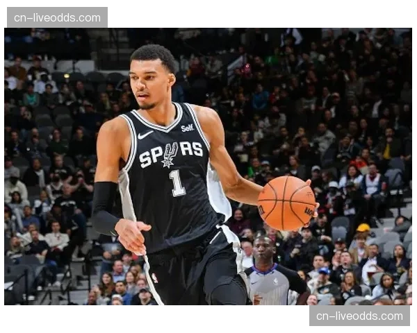 文班亚马半场送出7次封盖，马刺领先爵士